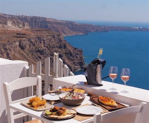 fira santorini restaurant.